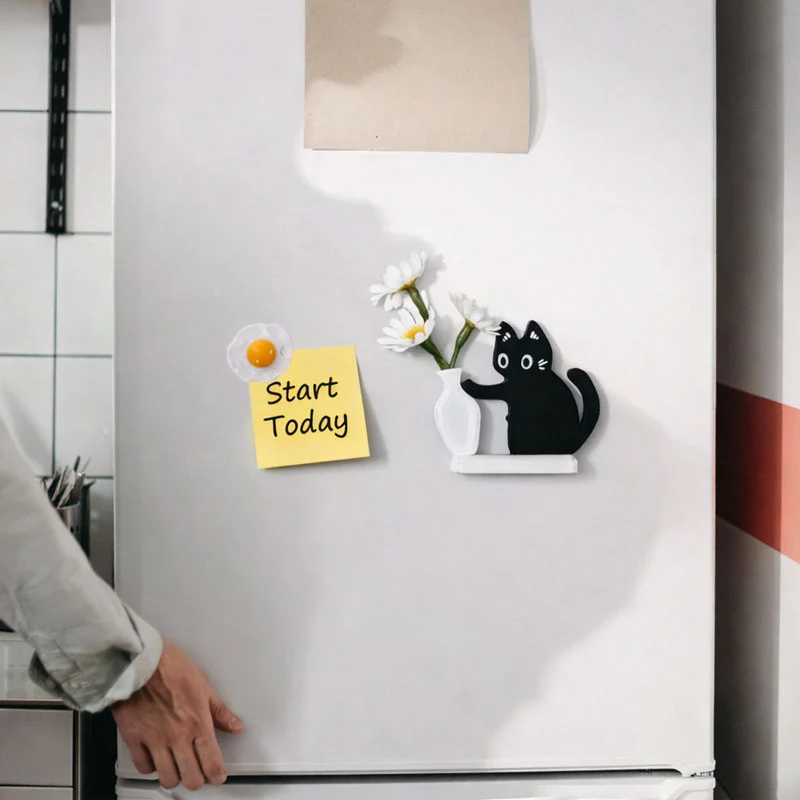1+1 FREE | CatCling – Keep notes secure and visible with charming black cat magnet - Image 2