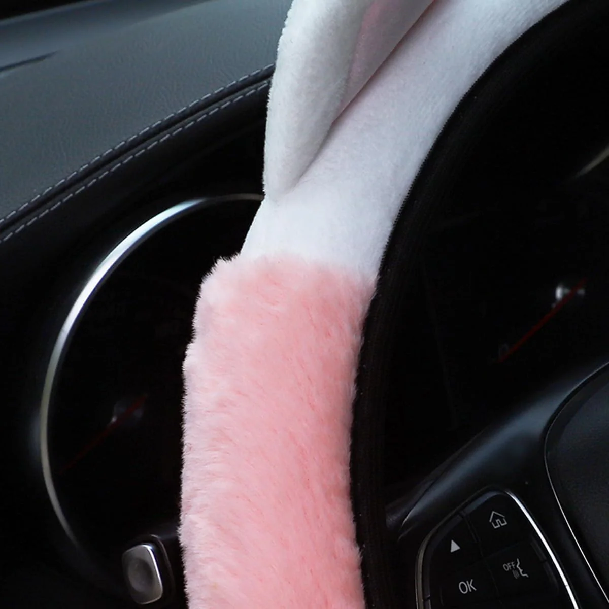 CuteSteer - Stay Warm and Stylish with Fuzzy Steering Wheel Cover with Cat Ears - Image 3