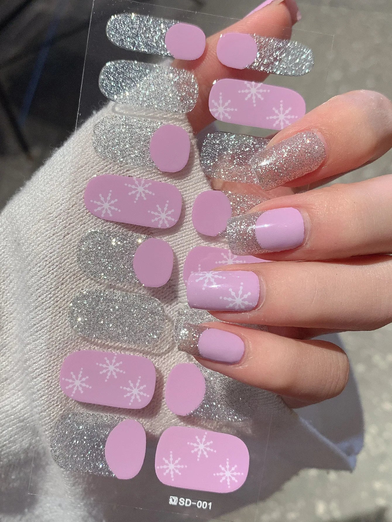 GlitzNail – Christmas Nails in Minutes, No Salon Needed - Image 28