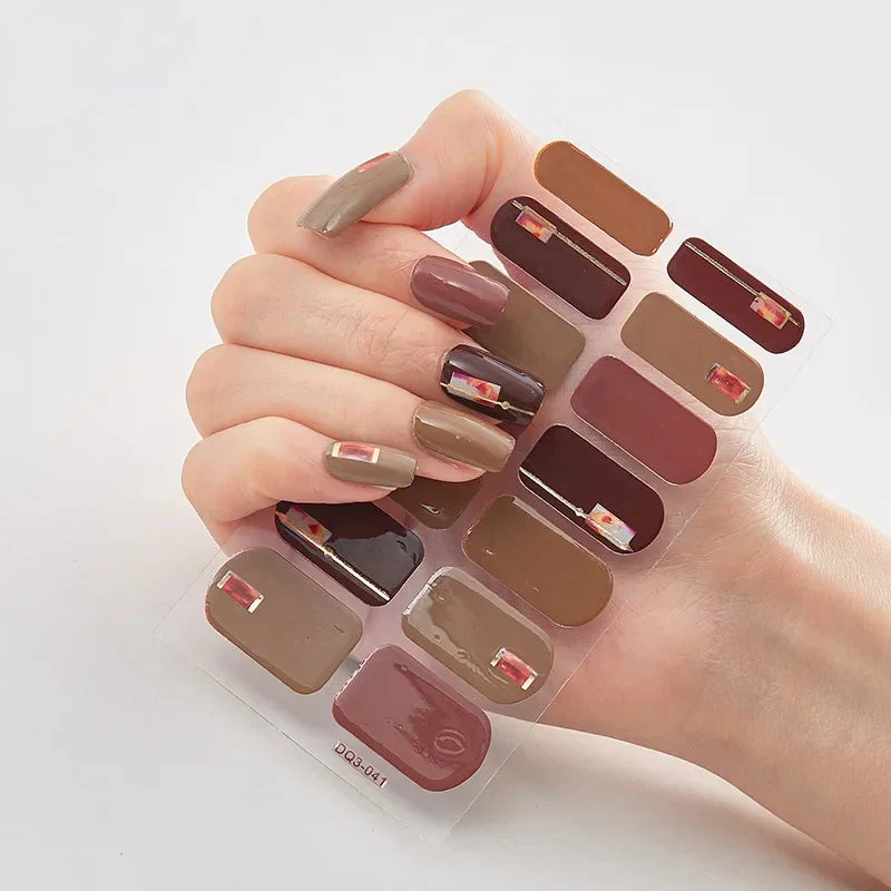 GlitzNail – Christmas Nails in Minutes, No Salon Needed - Image 31